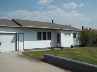 107 El Rancho Dr, Rawlins, WY 82301