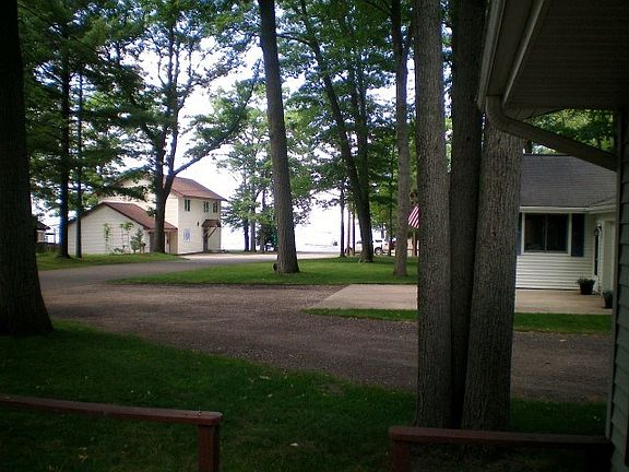 3rd image of 320 Sheridan Dr