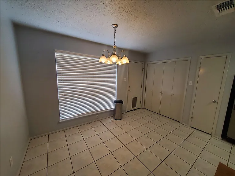 2306 Spring Dusk Ln — Photo 7