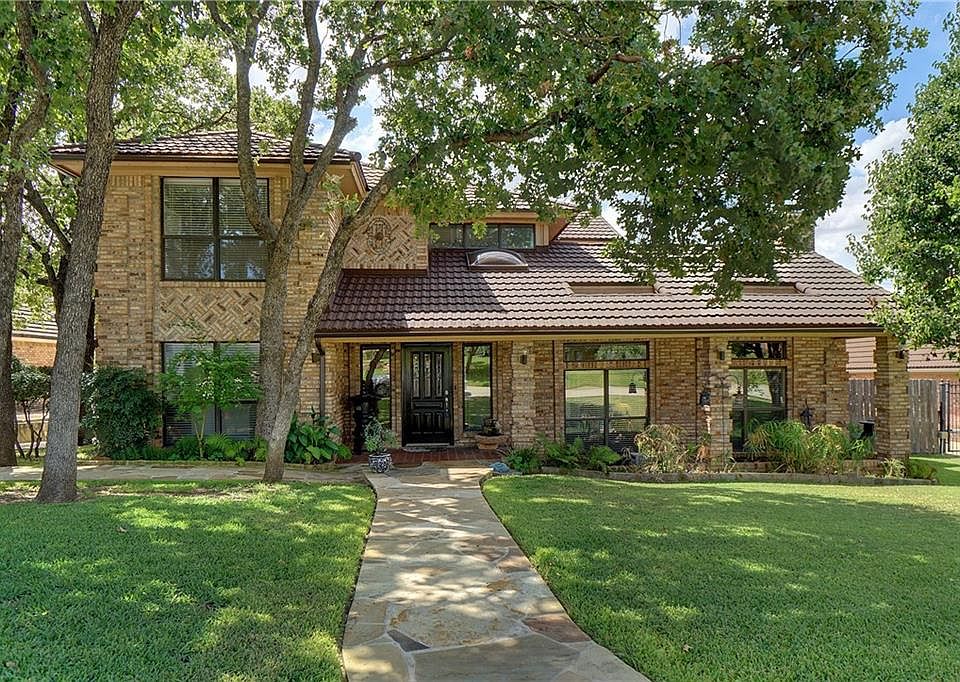 1st image of 3125 Oakdale Dr