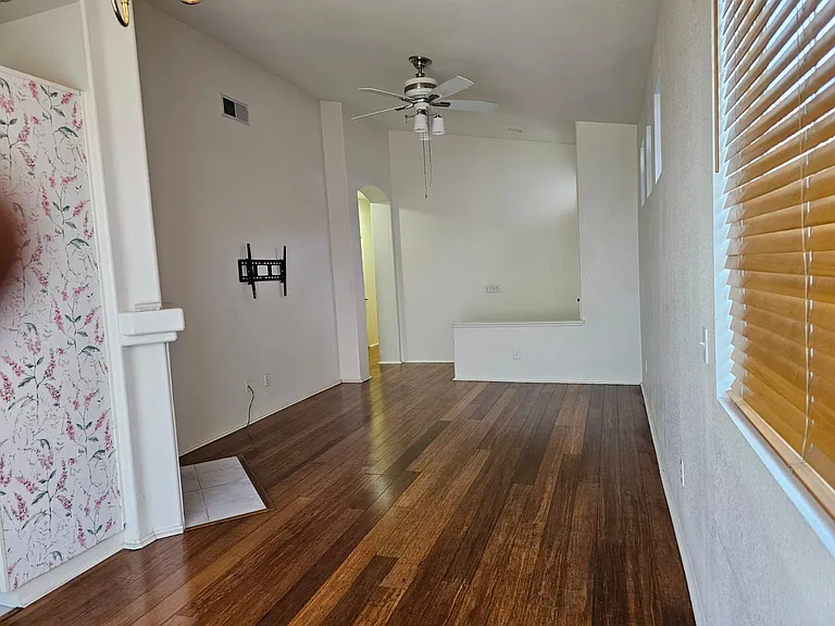8275 Gold Coast Dr #6 — Photo 9