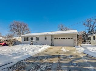 502 Haskins Dr, Pardeeville, WI 53954