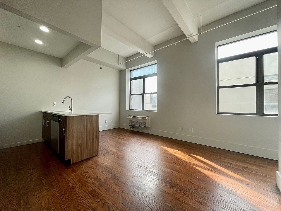 1st image of 564 De Kalb Ave #3H