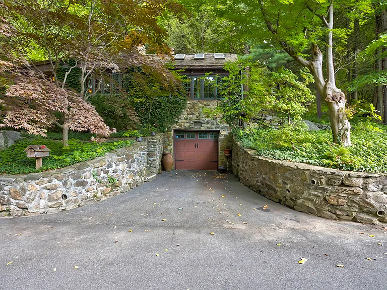 Juniper Ln — Photo 1