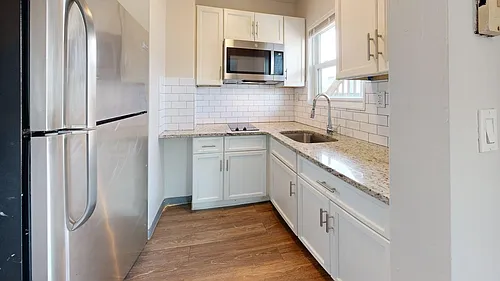 300 Meridian St Photo 1