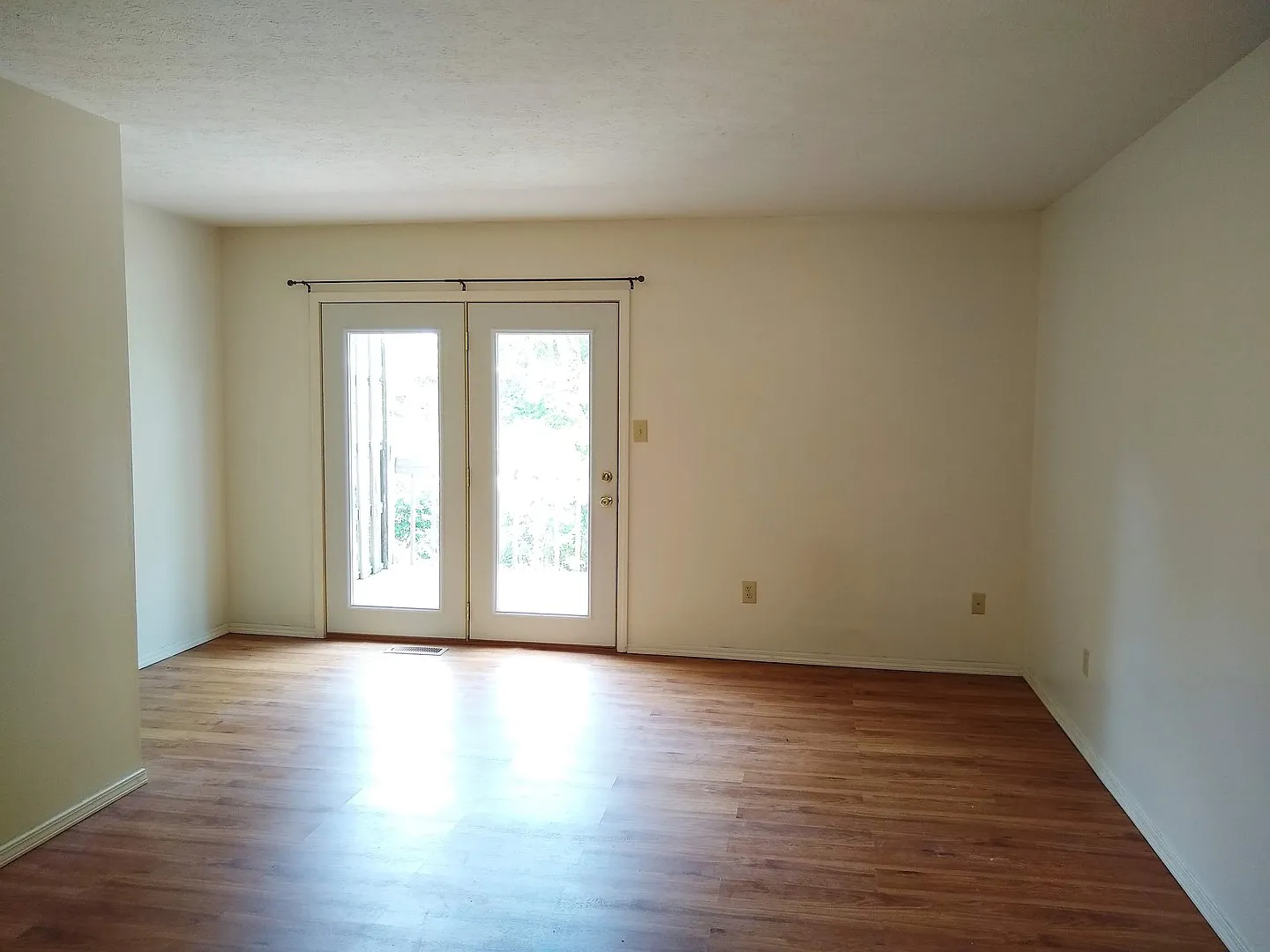Madison Street - Available August 2023 — Photo 2