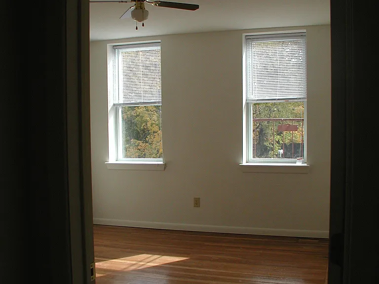 300 Carteret Pl — Photo 8