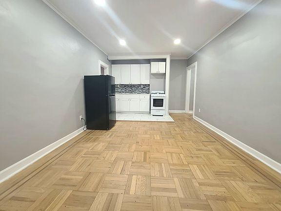 3rd image of 214 Berkley Ave #1