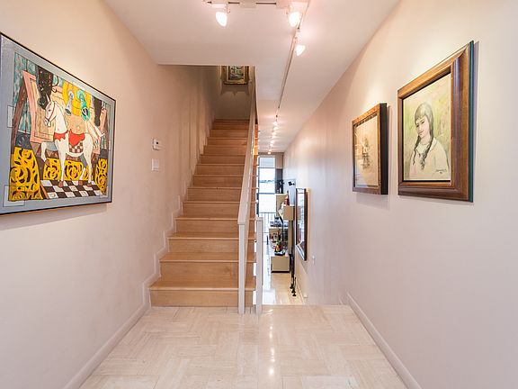 4th image of 1915 Brickell Ave #Th19