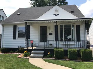 26221 Winton St, Saint Clair Shores, MI 48081