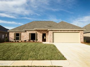 930 Riverside Ln, Pearl, MS 39208