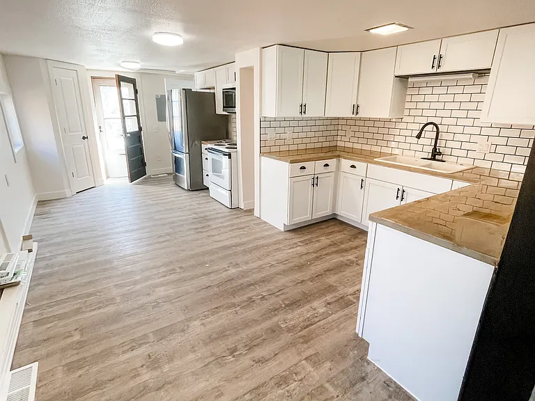 1611 Warren Ave — Photo 6