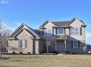 6293 Lismore Cir, Grand Blanc, MI 48439
