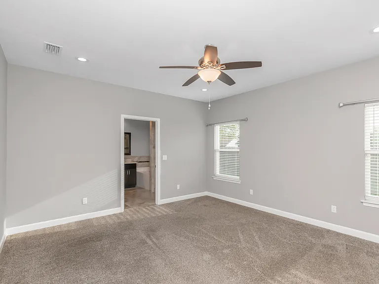 64 Brenda Ln — Photo 9