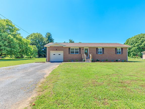 3rd image of 131 Orchard Grass Ln