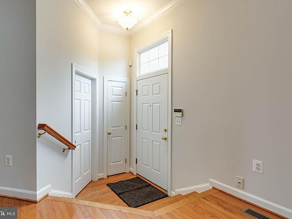 4th image of 10641 Hillingdon Rd