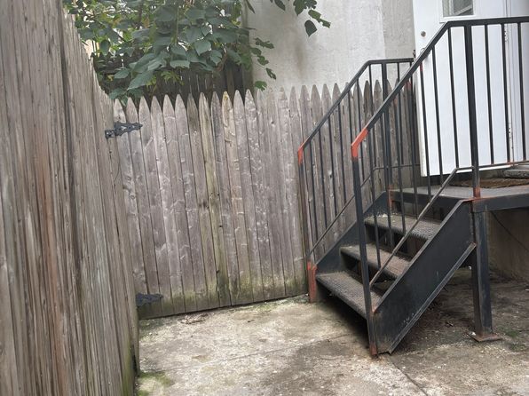 719 8th Ave APT 1B