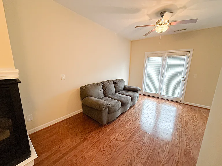 8010 Sycamore Hill Ln — Photo 4