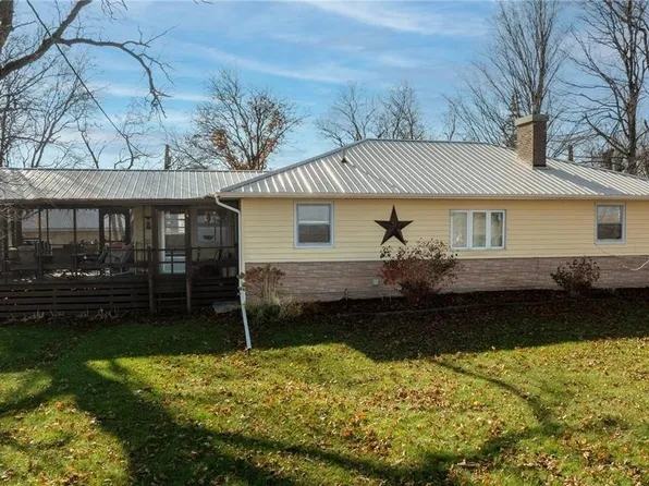 2482 65th St, Vinton, IA 52349