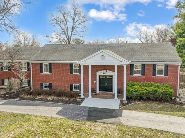 696 Dunwoodie Dr, Cincinnati, OH 45230