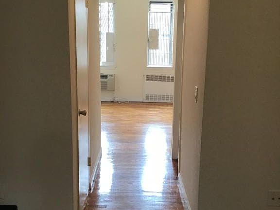 4th image of 316 E 89th St APT 5B
