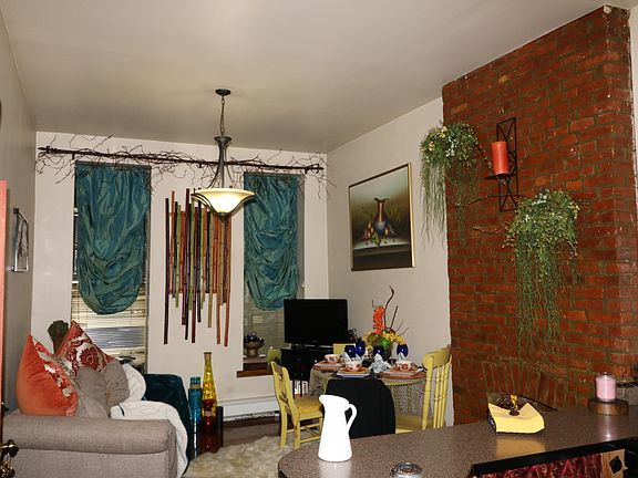 4th image of 354 Gates Ave