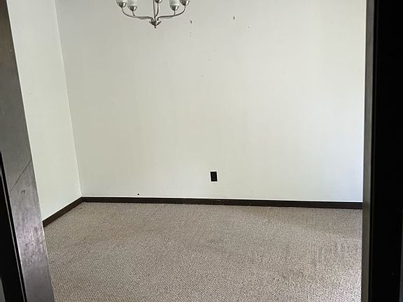 4th image of 164 N Hills Dr