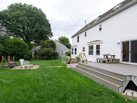 3rd image of 7233 Wapello Dr