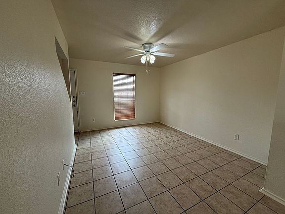 3rd image of 4407 Abigail Dr APT B