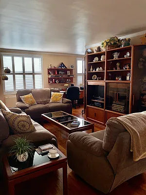 Sold by REMAX Elite | media 12
