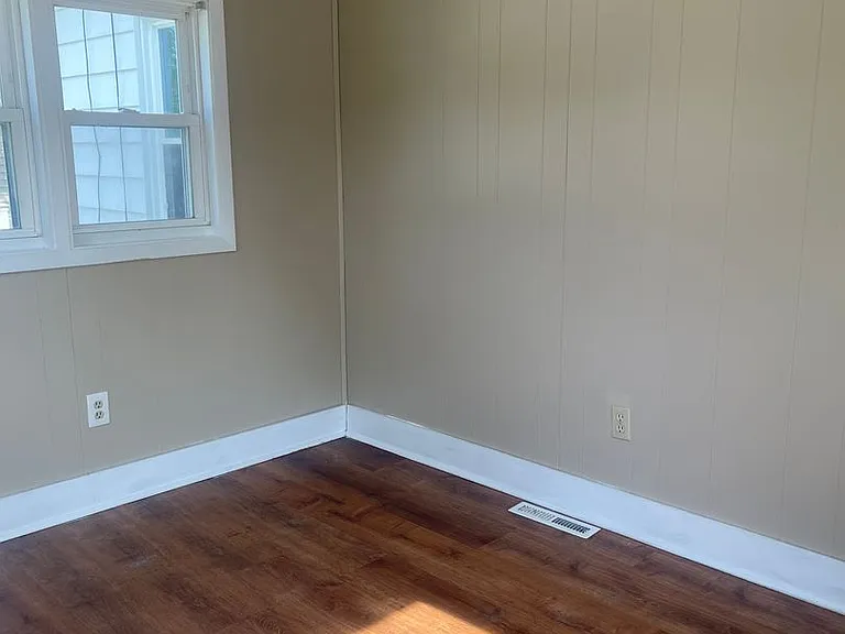 4397 Ardmore Rd — Photo 5