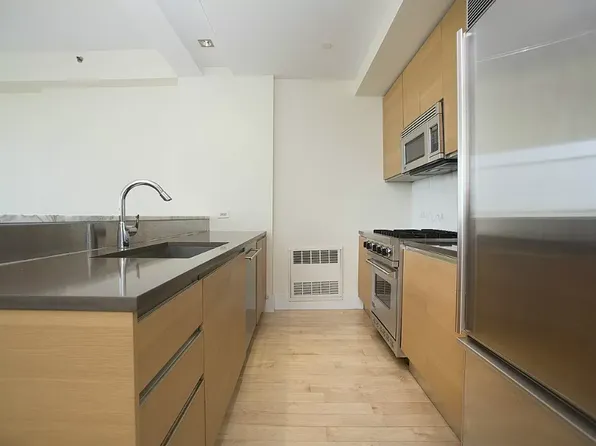 20 Bayard Street 11D image 3 of 10