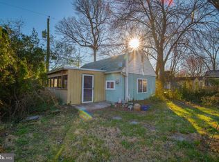 305 Lakeview Ave, Edgewater, MD 21037