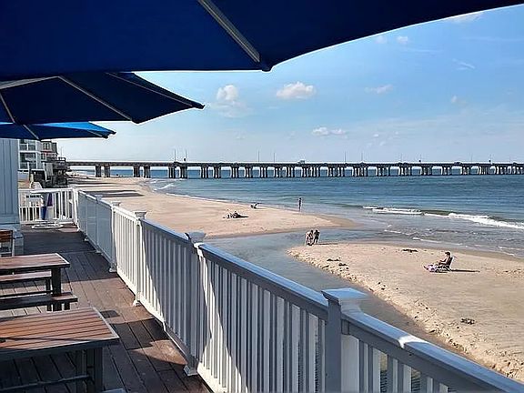 Welcome home to Chics Beach!