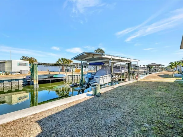 132 W Saint Lucia Loop, Apollo Beach, FL 33572