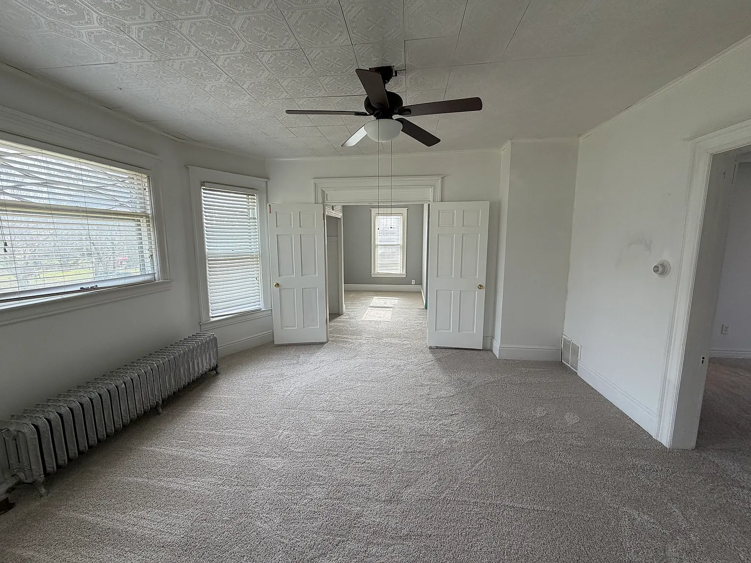 3 bed, 1400 sqft, $1,300 — Photo 3