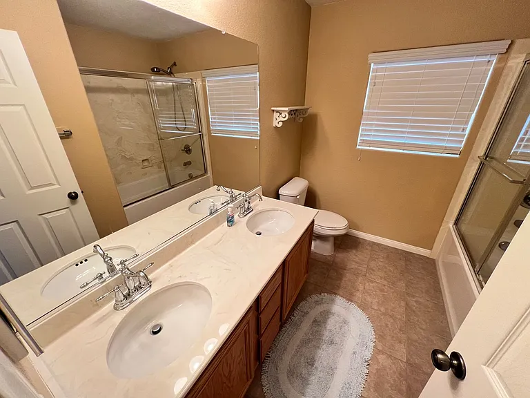 742 Canary Wharf Dr — Photo 28