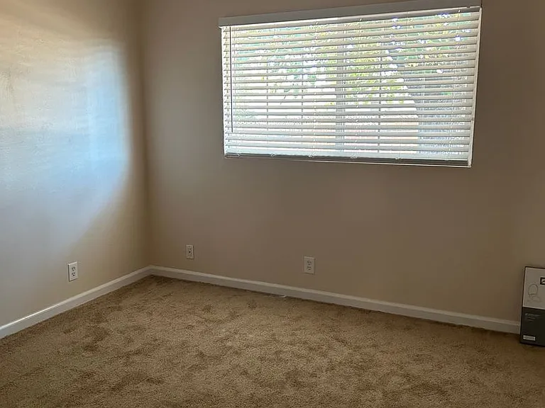 341 E Alaska Ave — Photo 7