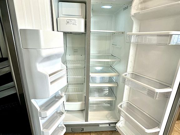 5th image of 2264 E HUNTINGTON Drive