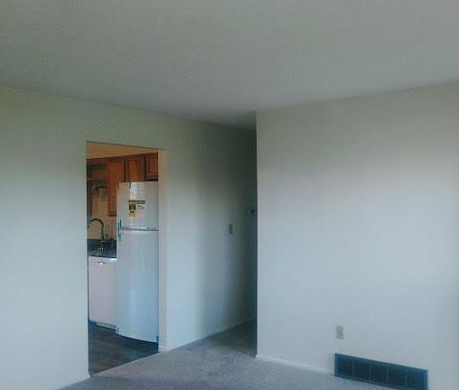 3rd image of 2350 W Asbury Ave