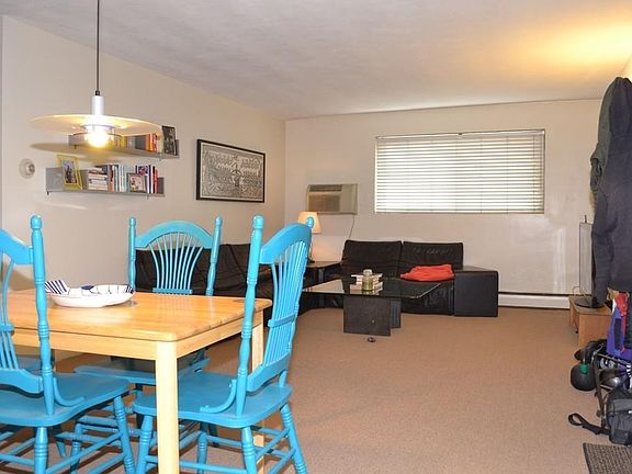 4th image of 18 Glencoe St APT 18