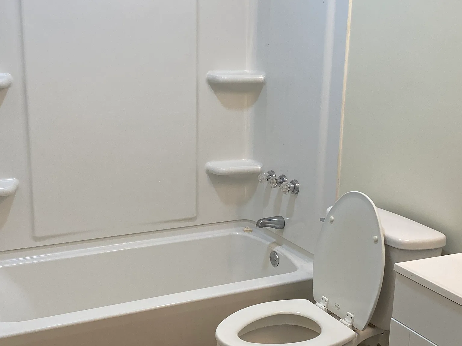 3 bed, 1200 sqft, $1,275 — Photo 2