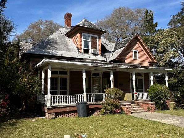 62 Merritt St, Hawkinsville, GA 31036