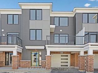 96 Ballinora Ln, Ottawa, ON K2S 2Z5