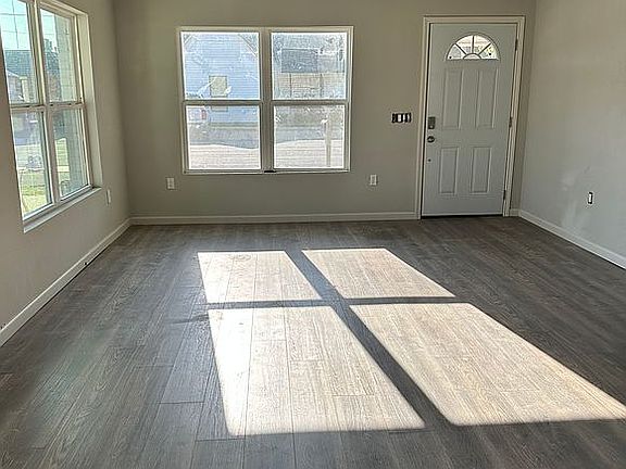 2nd image of 203 S Clay St