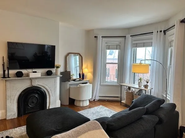 191 Warren Ave APT 3, Boston, MA 02116