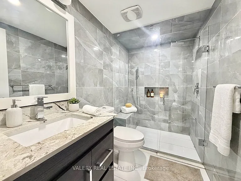 72 Dantek Ct #MAIN FLOOR — Photo 6