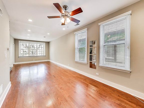 3rd image of 1437 W Oakdale Ave #2