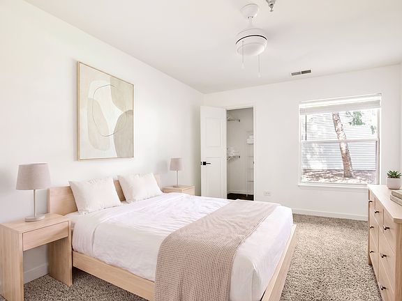 5th image of 245 N Oakhurst Dr #514