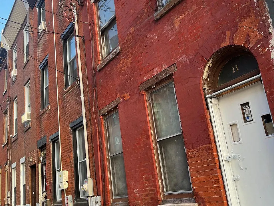 Building Photo 4